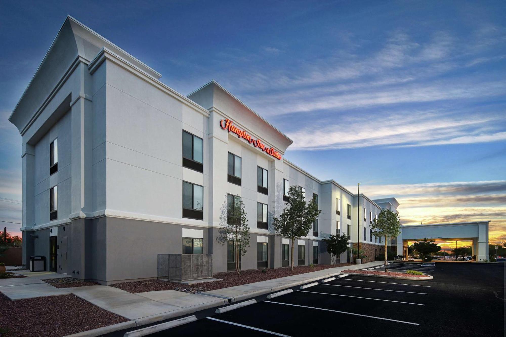 Hampton Inn & Suites Tucson East Exterior photo